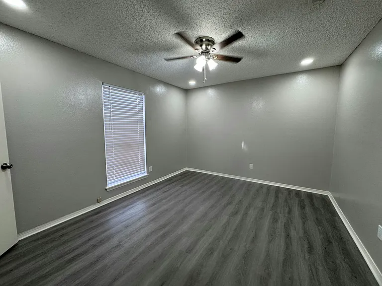 9414 Crystal Cove Cir — Photo 4