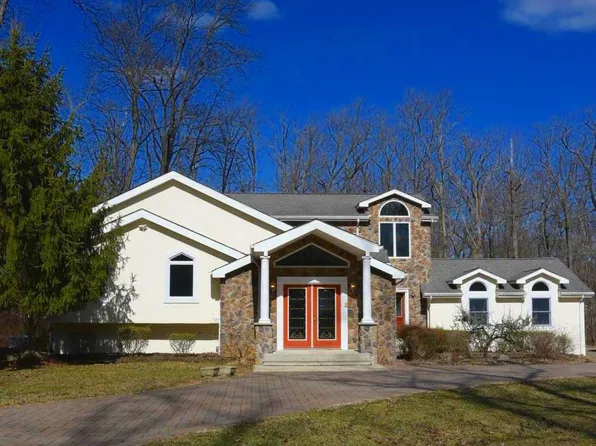 131 Lindbergh Rd, Hopewell, NJ 08525