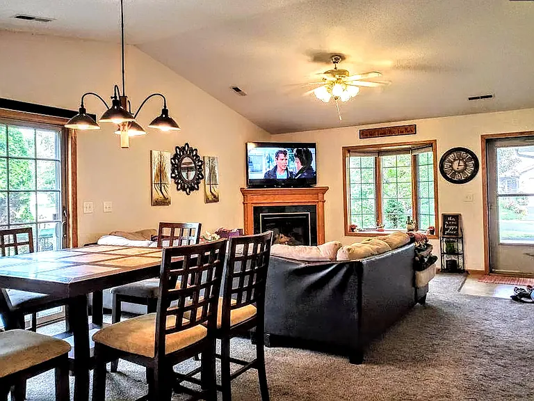 1901 Lillian Dr — Photo 8