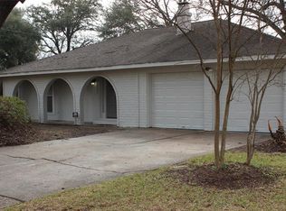 6407 Fairwood Dr, Houston, TX 77088