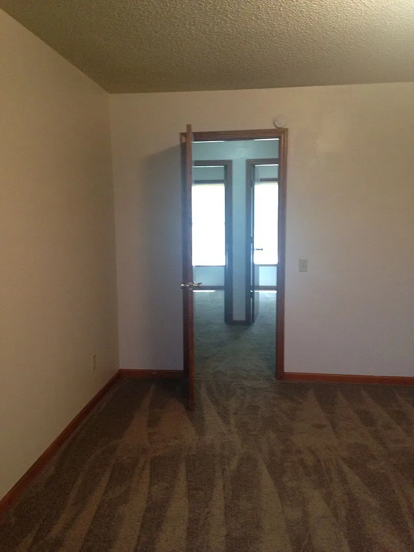 3108 W 23rd Terr. - 3 bedroom house — Photo 4