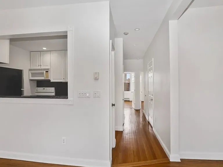465 Shawmut Ave — Photo 1