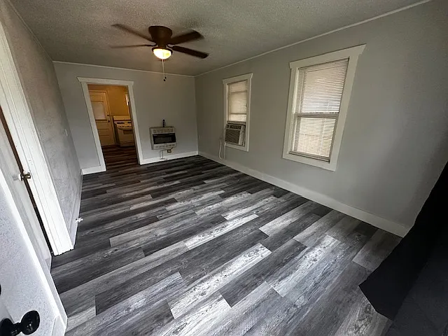 2 bed, 1.0 bath, 660 sqft, $950 — Photo 2
