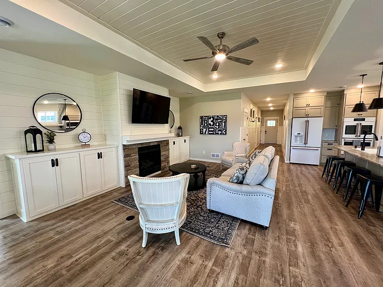 570X Little Walnut Ln — Photo 7