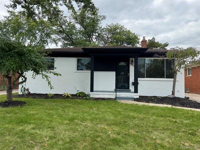 27719 Rockwood St, Saint Clair Shores, MI, 48081