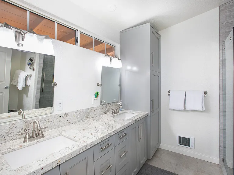51880 Avenida Madero — Photo 10