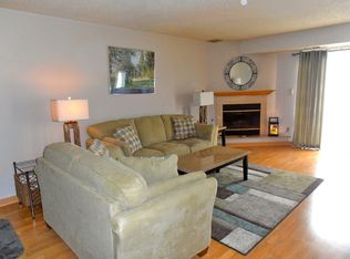 193 Woods Edge Dr, Succasunna, NJ 07876