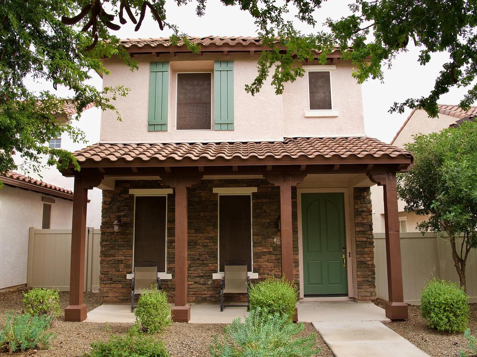 3 bed, 2.5 bath, 1852 sqft, $2,100 — Photo 1