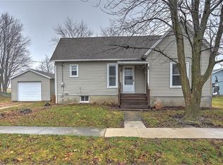 320 S Locust St, Maroa, IL 61756