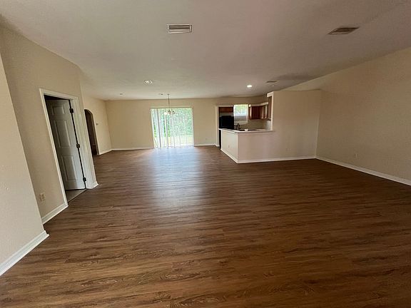 2nd image of 2585 Yuma Ave