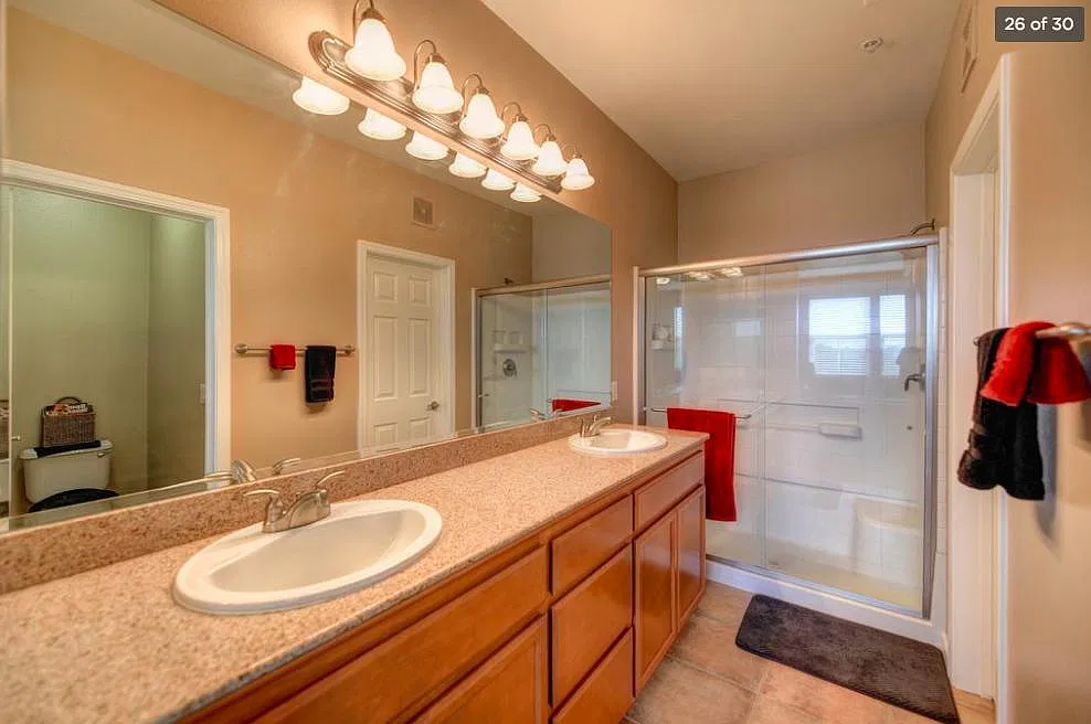 3 bed, 1388 sqft, $2,300 — Photo 4