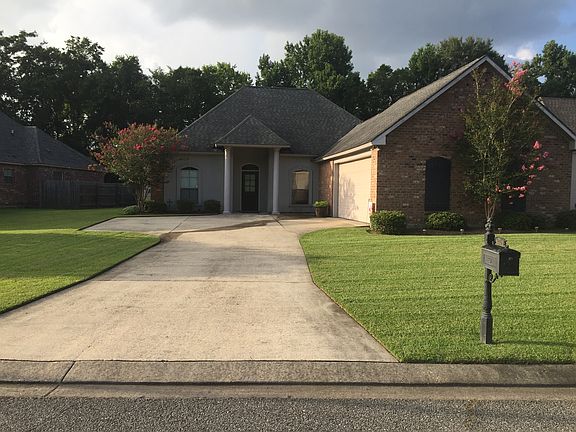 2nd image of 42064 Conifer Dr