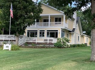 524 N Old Rand Rd, Lake Zurich, IL 60047