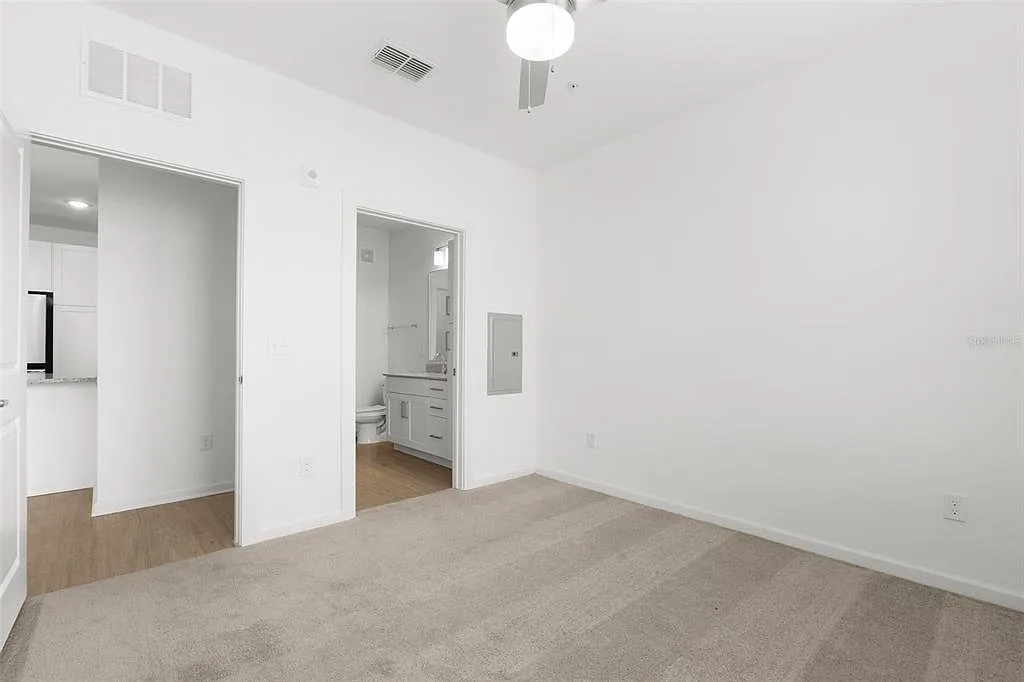 1 bed, 1.0 bath, 725 sqft, $1,899 — Photo 4