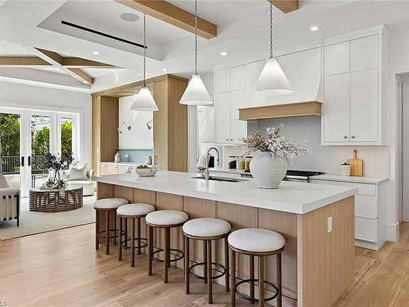 5th image of 1985 Crayton RD