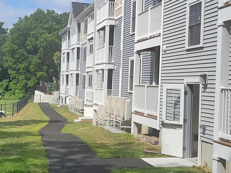 Princeton Court Apartments — Photo 19