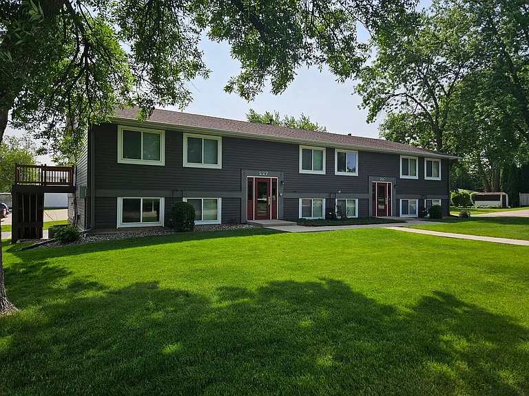219 S Chambers Ave — Photo 2