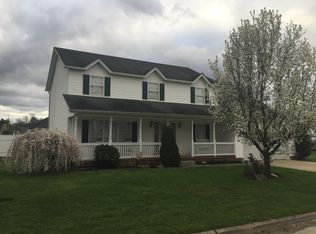 402 Blooming Dr, Hurricane, WV 25526