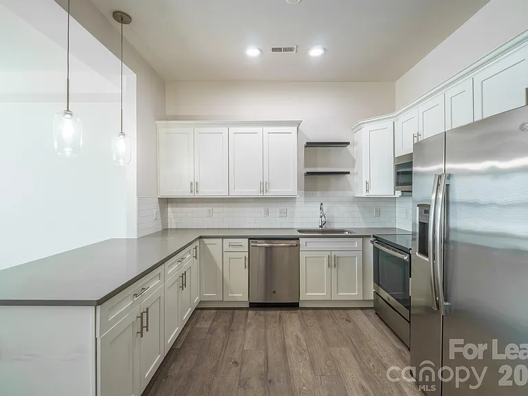 935 McAlway Rd — Photo 9