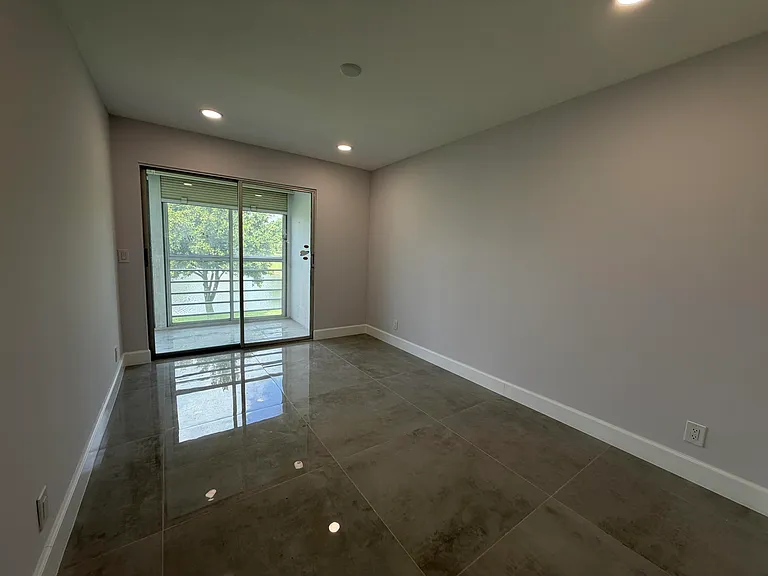 353 Preston I — Photo 12