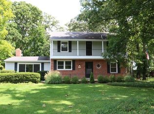 1256 Oakshire Ln, Saint Louis, MO