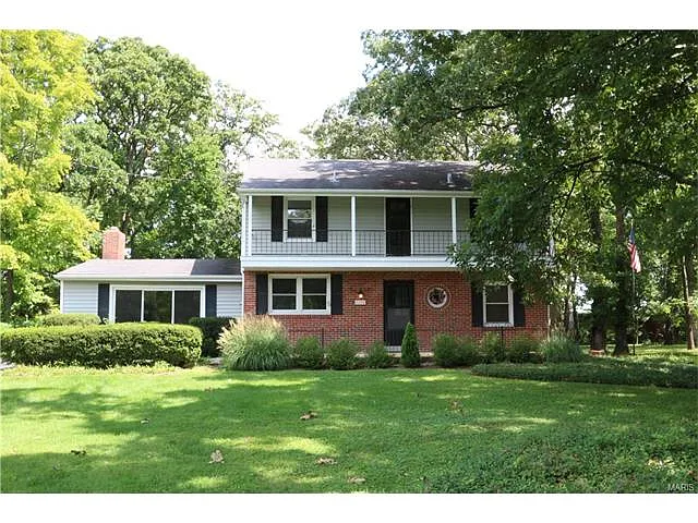 1256 Oakshire Ln photo 1