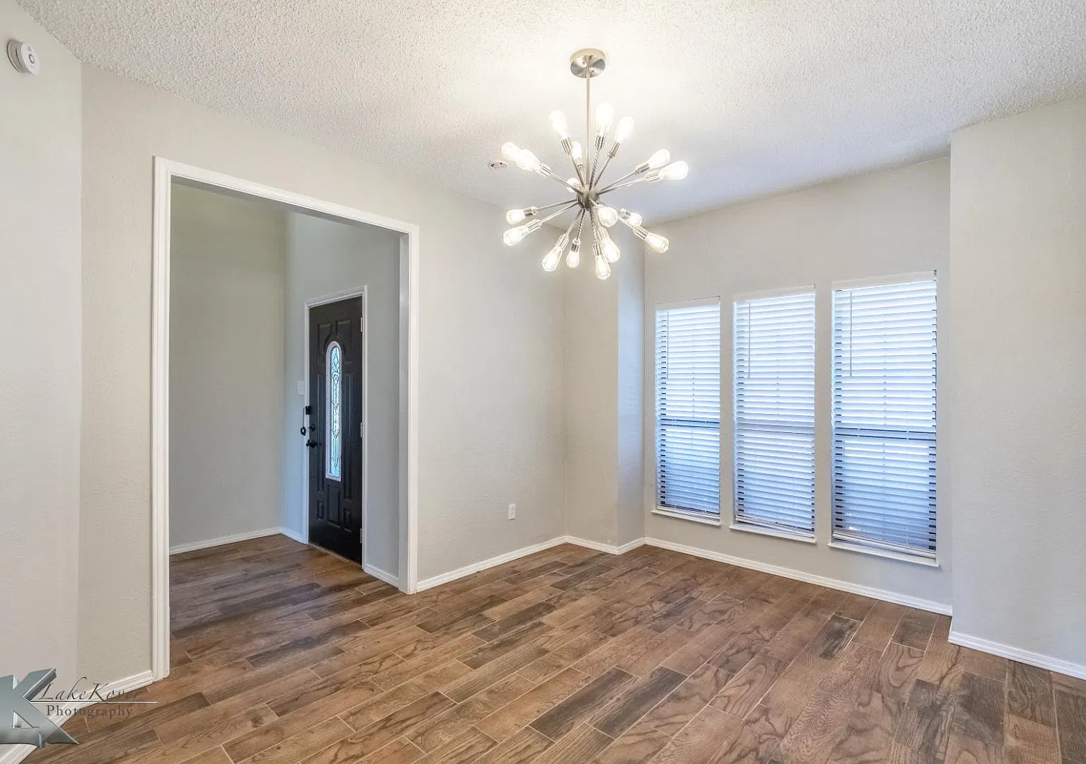 5 bed, 2451 sqft, $4,200 — Photo 3