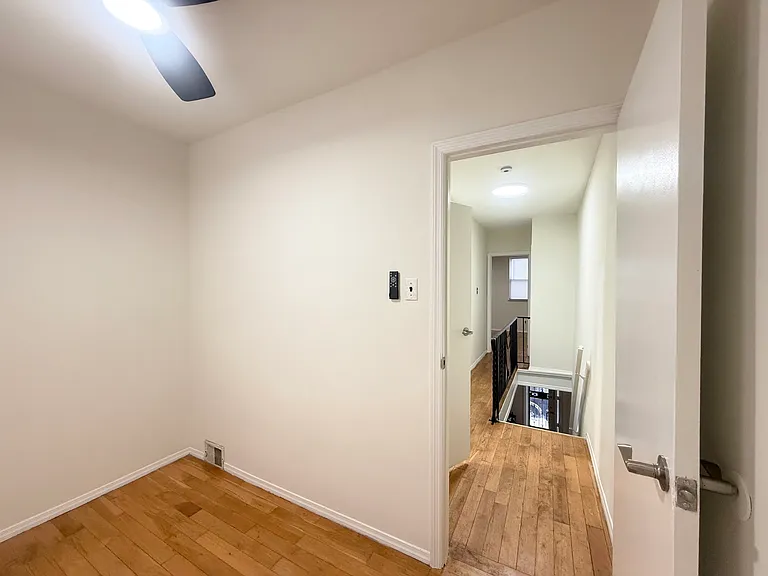 2544 S Darien St — Photo 14
