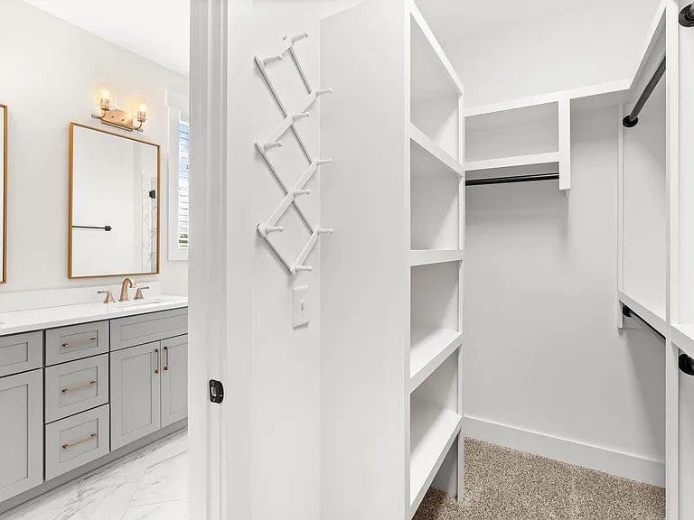 2045 Oakwood Ave — Photo 27