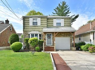 186 E Chester St, Valley Stream, NY 11580