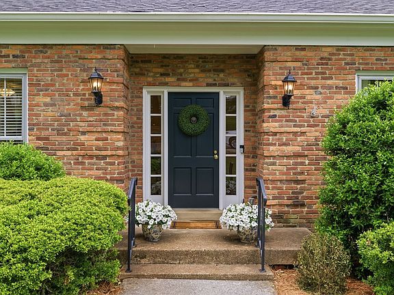 3rd image of 5802 Vine Ridge Dr