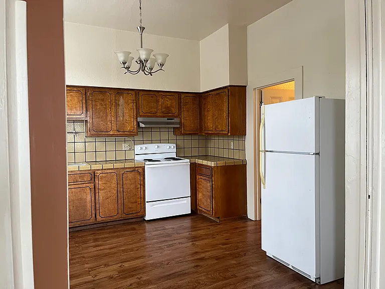 863 Belden St #A — Photo 5