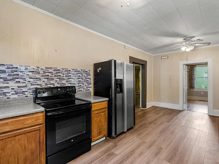 902 Pickens St — Photo 7