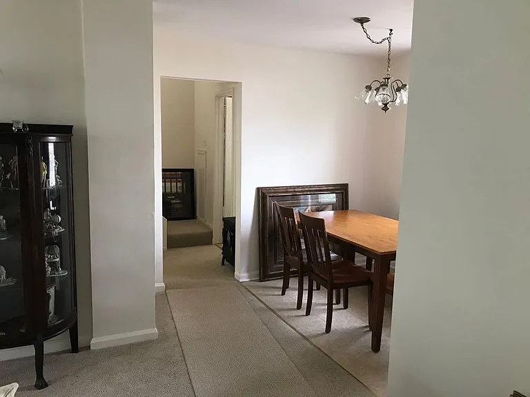 3201 S Stafford St — Photo 2