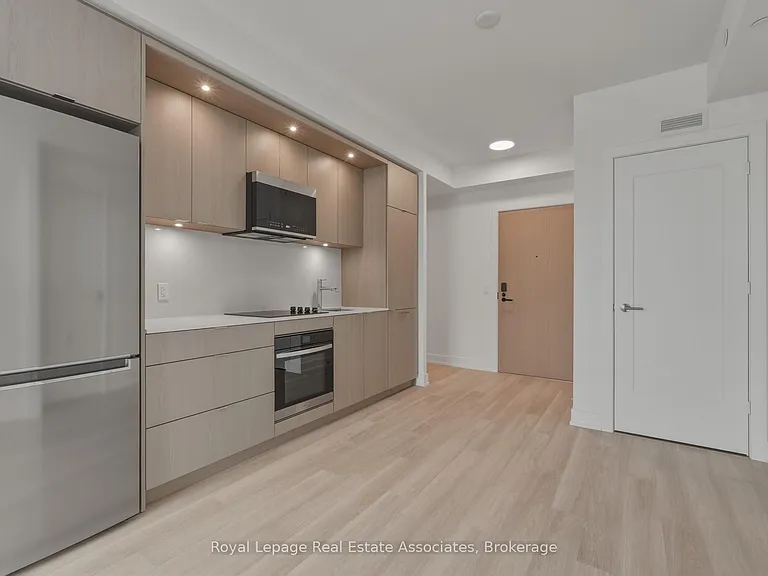 25 Cordova Ave #1802 — Photo 4
