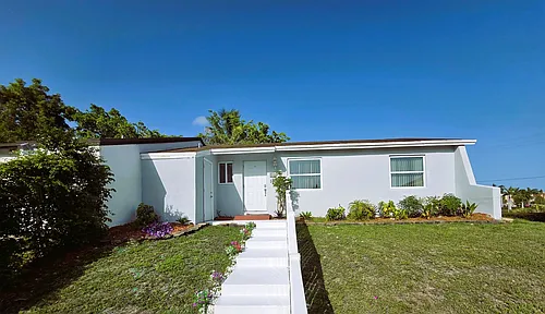 20845 Grouper Dr Photo 1