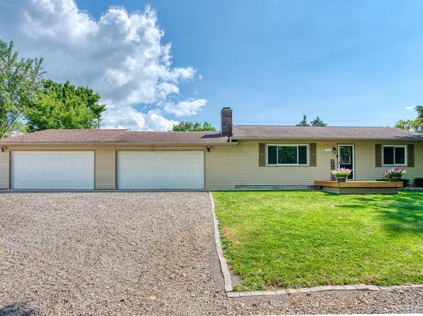 2378 Livernois Dr, Howell, MI 48843