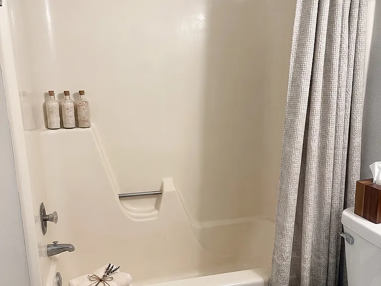 120 Sherwood Ct — Photo 4
