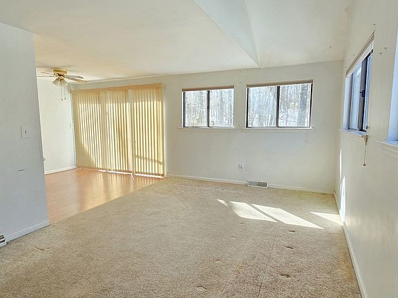 5th image of 9 Mountain Gate Rd Unit 9