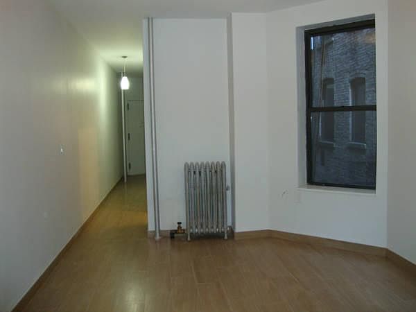 2nd image of 246 W 106th St APT 4W