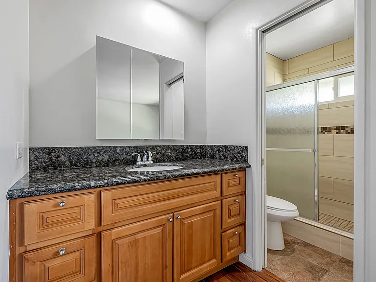 1139 N Shattuck St — Photo 23