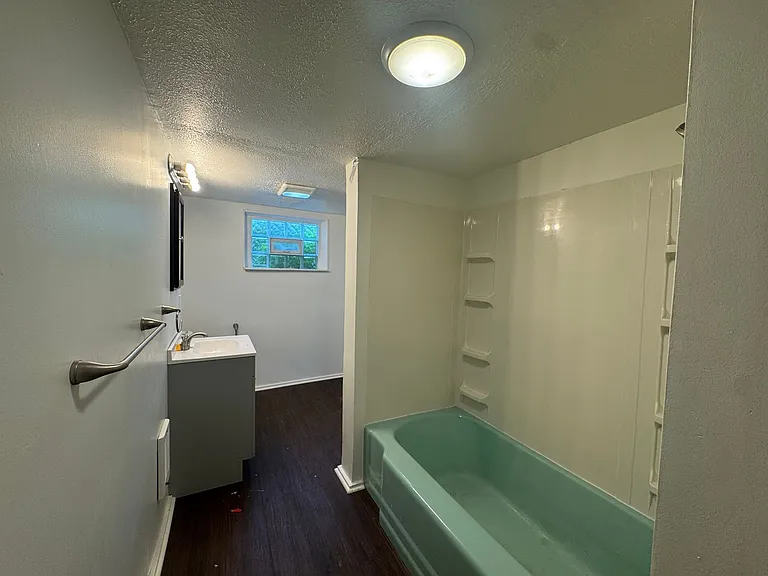 922 Oak St — Photo 15