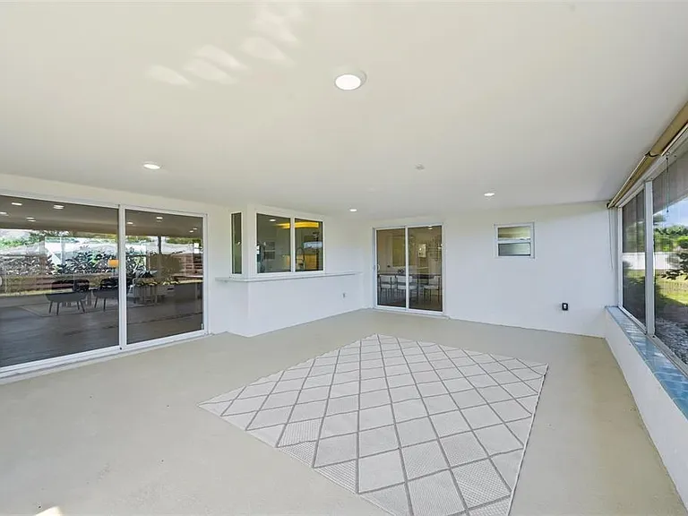 6735 Keystone Dr — Photo 41