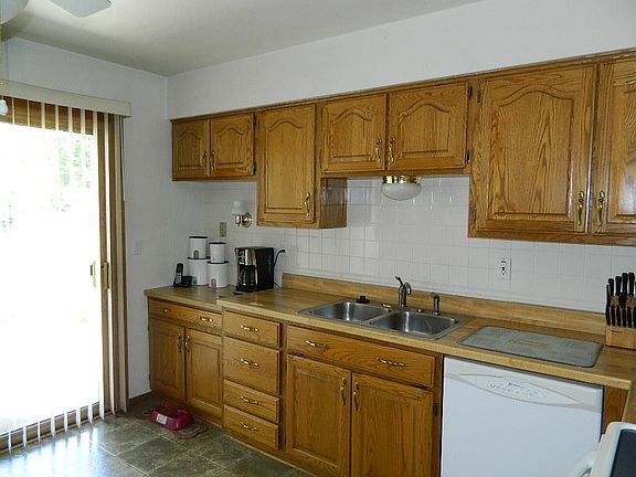 3rd image of 2076 Bonney Oak Dr