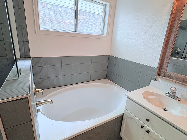 1660 Prescott Cir — Photo 14