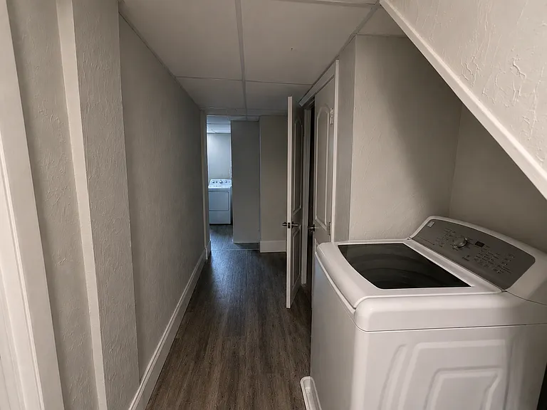 195 Maverick St #1 — Photo 4