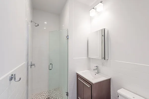 Rented by Nooklyn NYC LLC | media 49