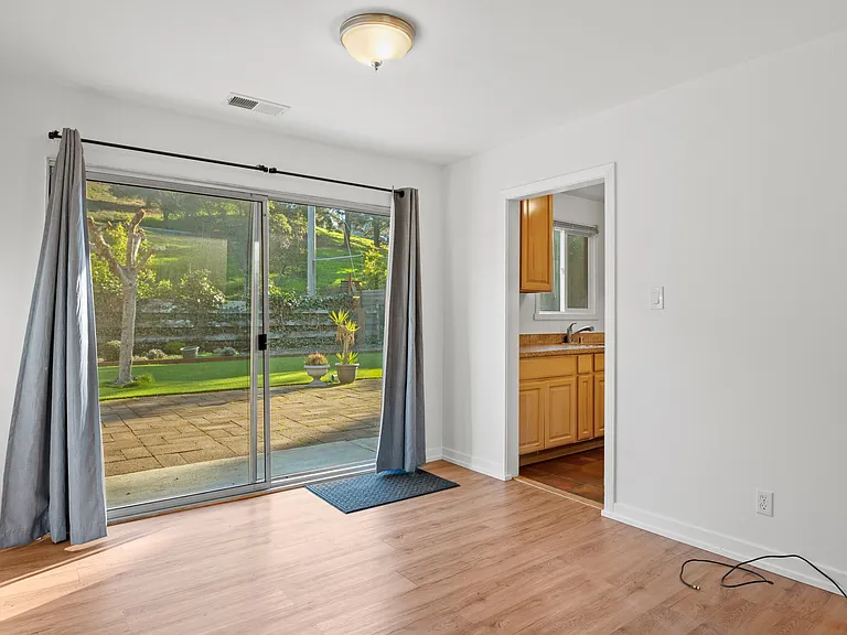 10 Juno Rd — Photo 7