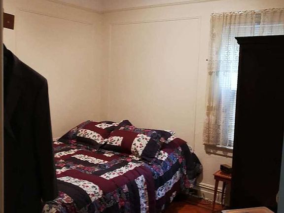 3rd image of 3923 Avenue S