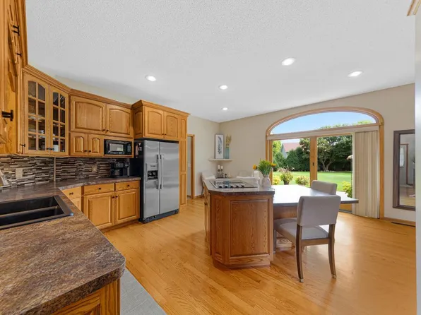1410 Fairway Dr, Faribault, MN 55021